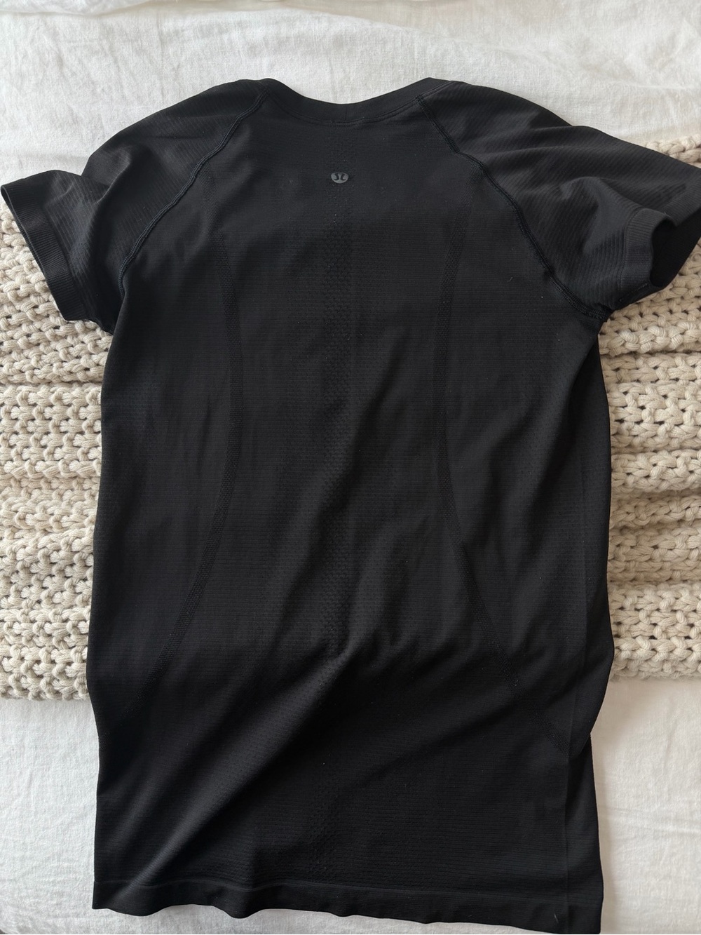 Lululemon short sleeve shirt